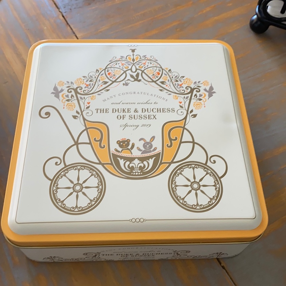 The Duke & Duchess of Sussex commemorative tin